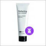 Perfecting Neck and Décolleté
